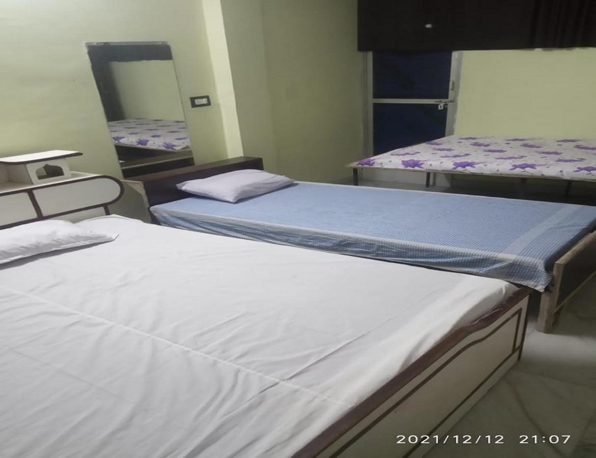 Ishwari Guest House, *