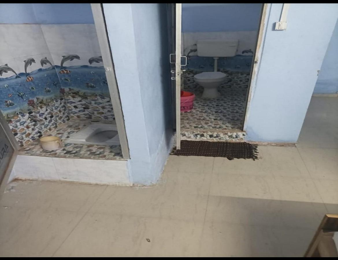 Ishwari Guest House, *
